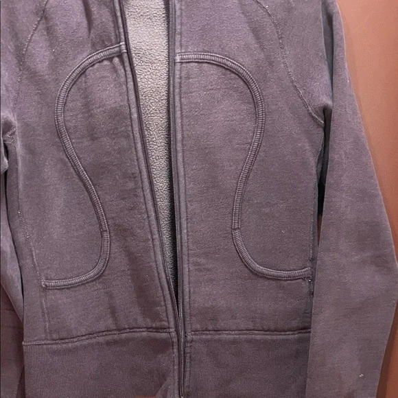 Iconic LuluLemon Zip-Up Hoodie in Dark Plum - Picture 6 of 7